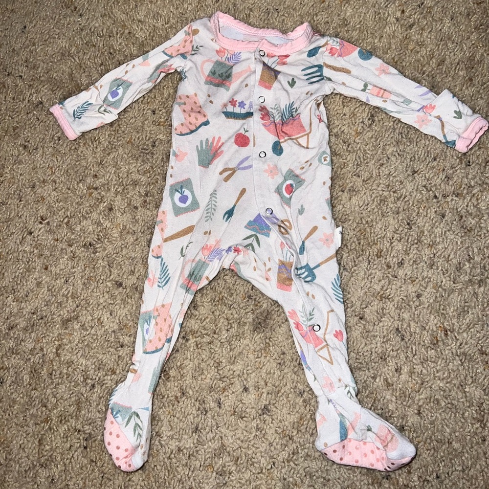 Kozi & Co snap footie